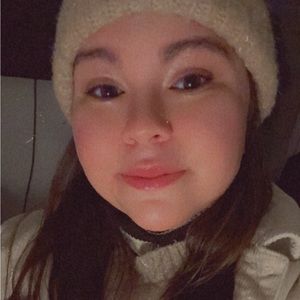 Meet your Posher, Valeria
